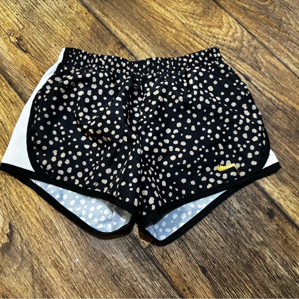 Girls Nike shorts-size 5/6-GUC